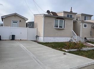 817 Ocean Street, Lindenhurst, NY 11757