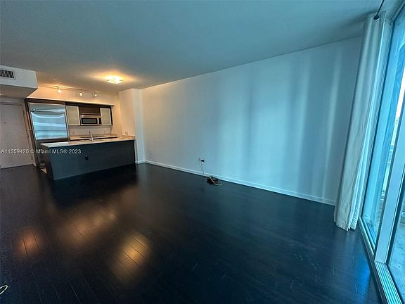 3rd image of 500 Brickell Ave APT 2704