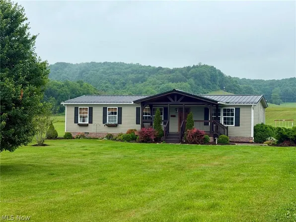 2105 Leisure Rd NW, Minerva, OH 44657