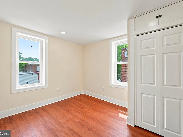 105 Jackson Ave — Photo 13