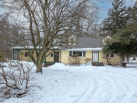 2nd image of 11 Winterwood Rd