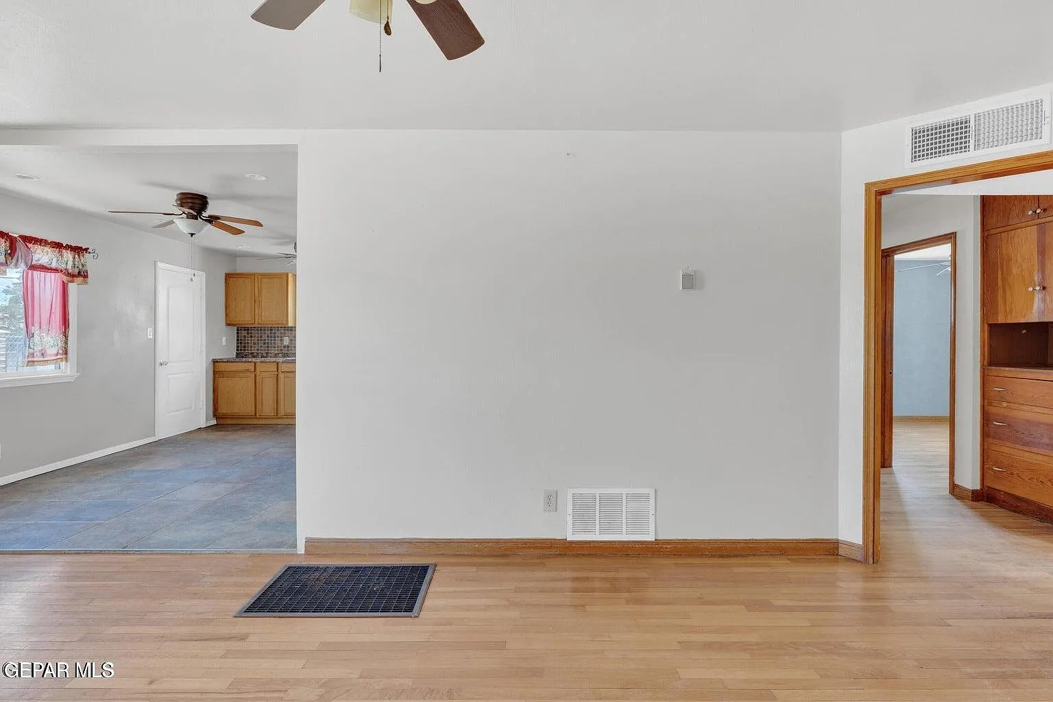 3 bed, 2.0 bath, 1016 sqft, $1,800 — Photo 4