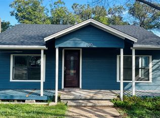 610 W Dale St, Winters, TX 79567