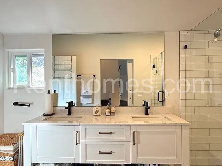 10990 Red Rock Dr — Photo 25