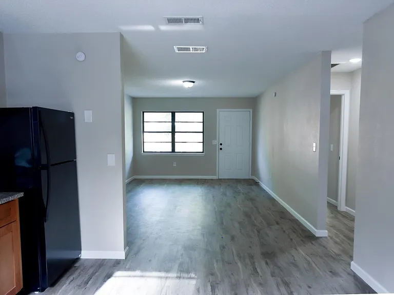 1412 N Tropical Ave — Photo 12