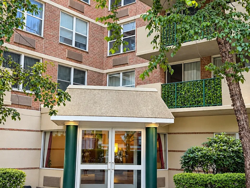 200 Grand Cove Way #3H