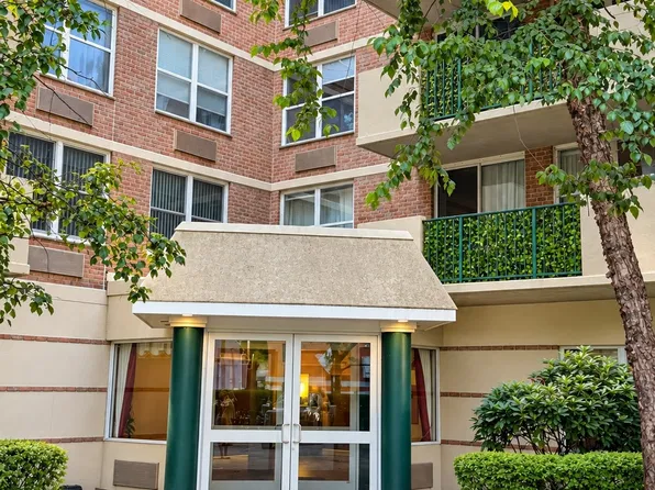 200 Grand Cove Way APT 3H, Edgewater, NJ 07020