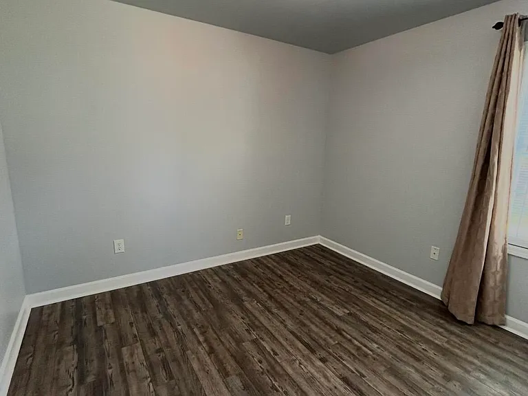 105 Lantana Ln — Photo 16