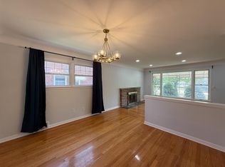 2082 Vernier Rd, Grosse Pointe Woods, MI 48236