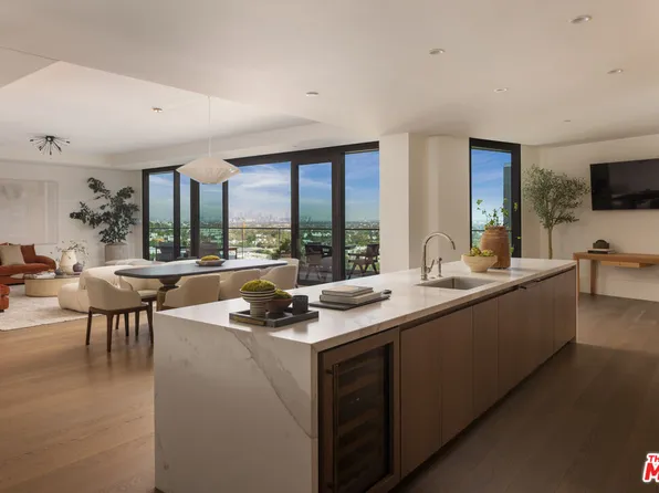 8420 Sunset Blvd Unit 702, West Hollywood, CA 90069