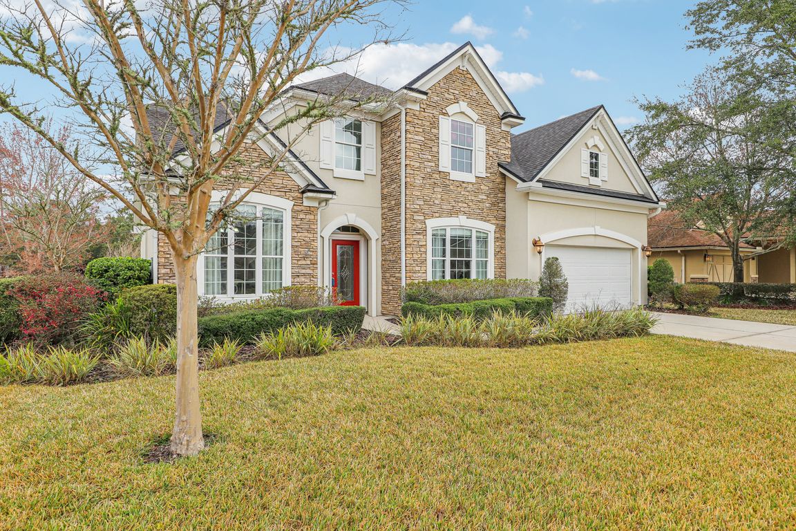 Eagle Cove Drive-003.jpg