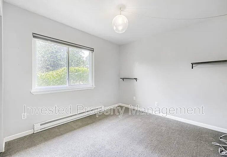 2501 S Victor St #E — Photo 8