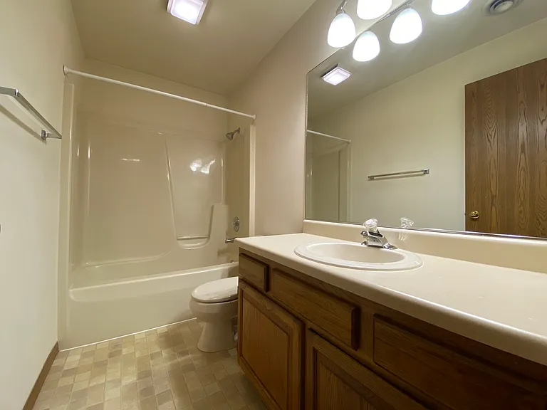 360 W John Casey Ct #4 — Photo 7