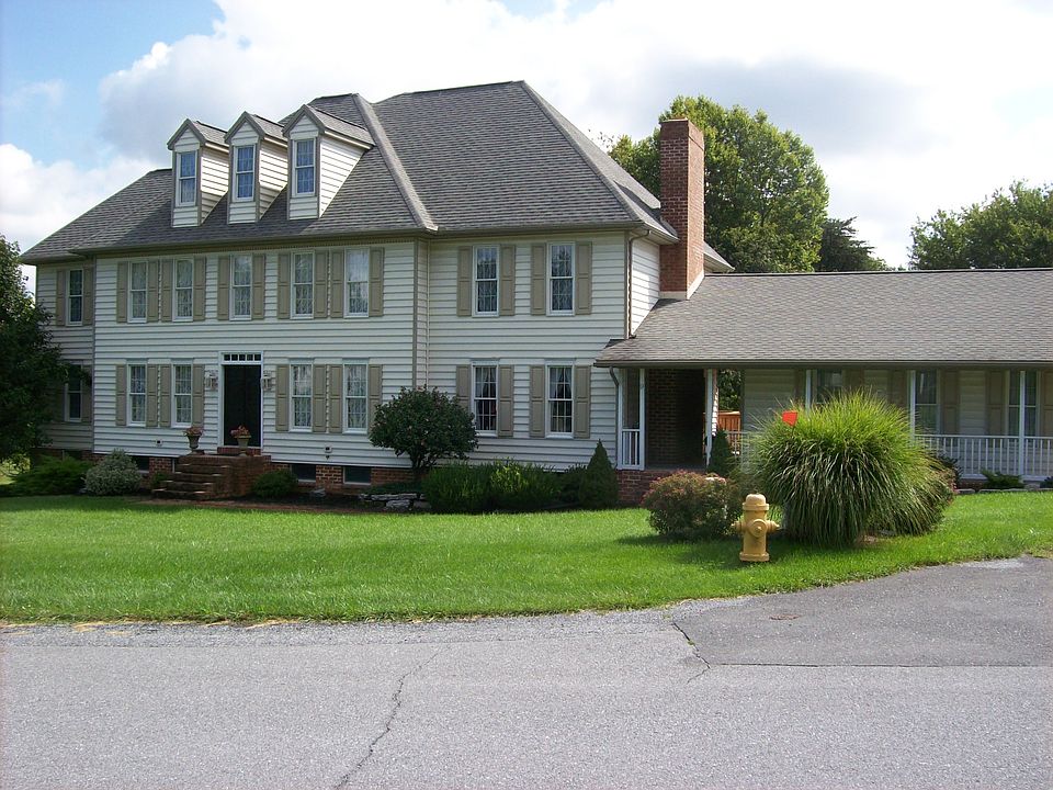 2nd image of 9 Westwood Dr