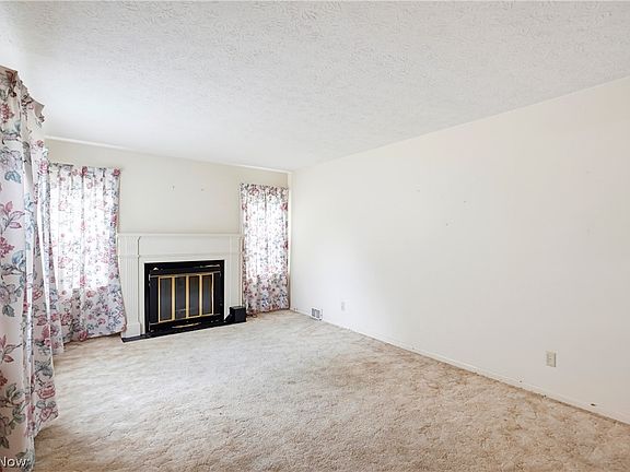 4th image of 3504 Lakeview Blvd