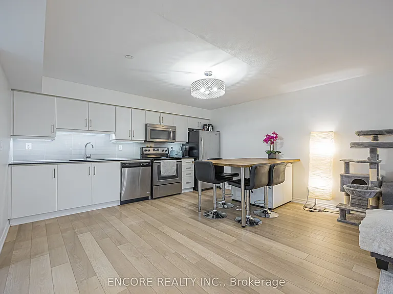 10 Carnation Ave #8 — Photo 3
