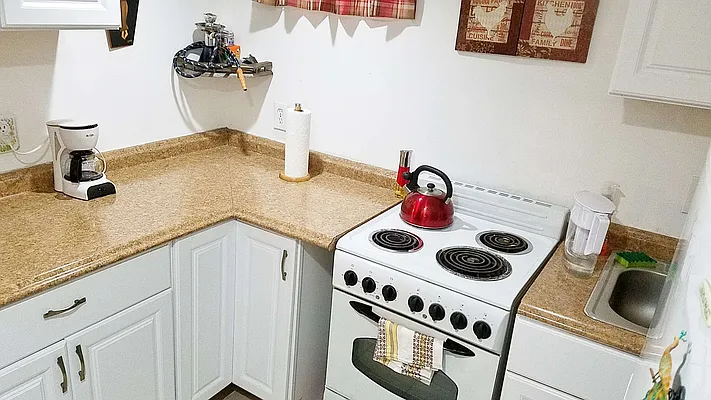 Rented by Azure Realty NY LLC | media 23