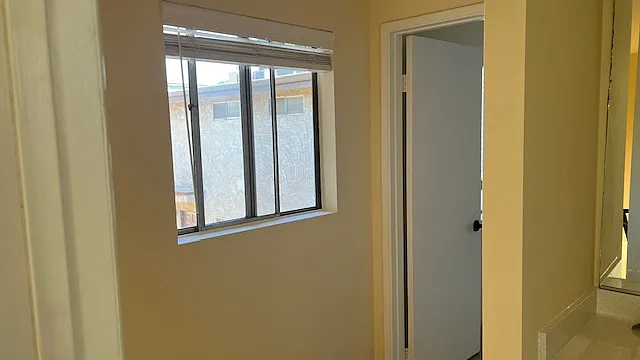 2 bed, 900 sqft, $2,400 — Photo 2
