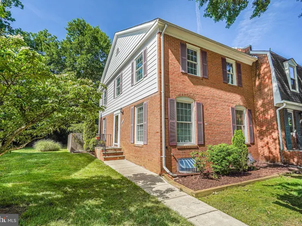 7044 Leestone St, Springfield, VA 22151