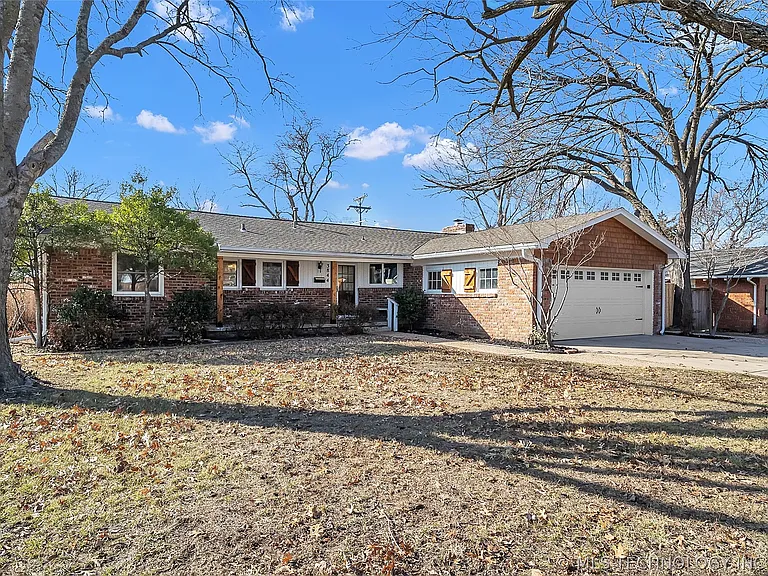 3844 E 56th Pl — Photo 2