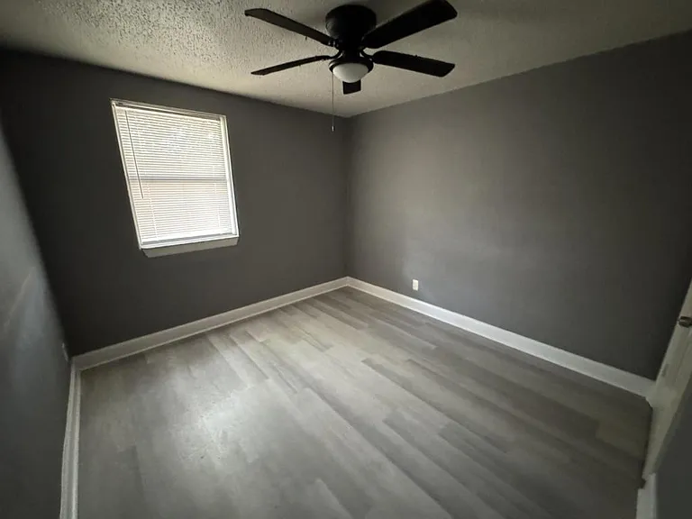 4114 Moncrief Rd — Photo 11