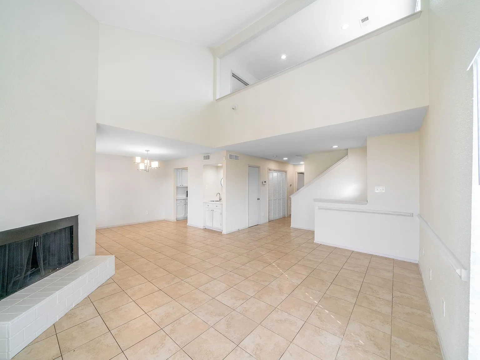 3 bed, 1850 sqft, $1,750 — Photo 4