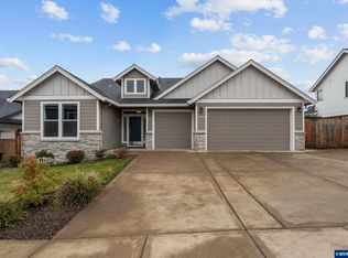 425 NW Crater Lake Dr, Dallas, OR 97338
