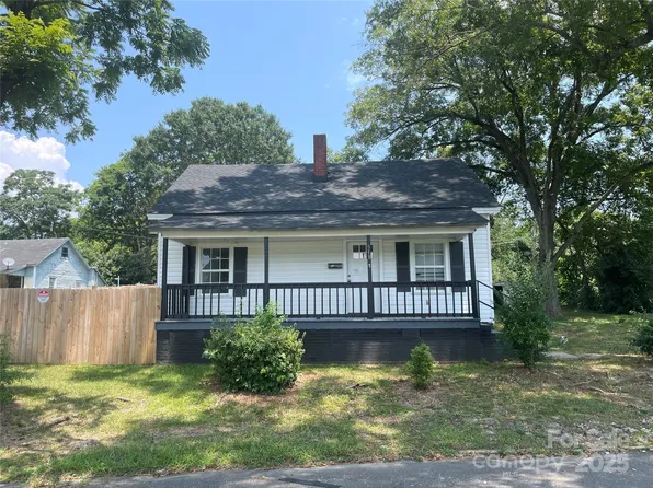 518 W White St, Chester, SC 29706