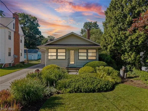 24809 Electric Dr, Bay Village, OH 44140
