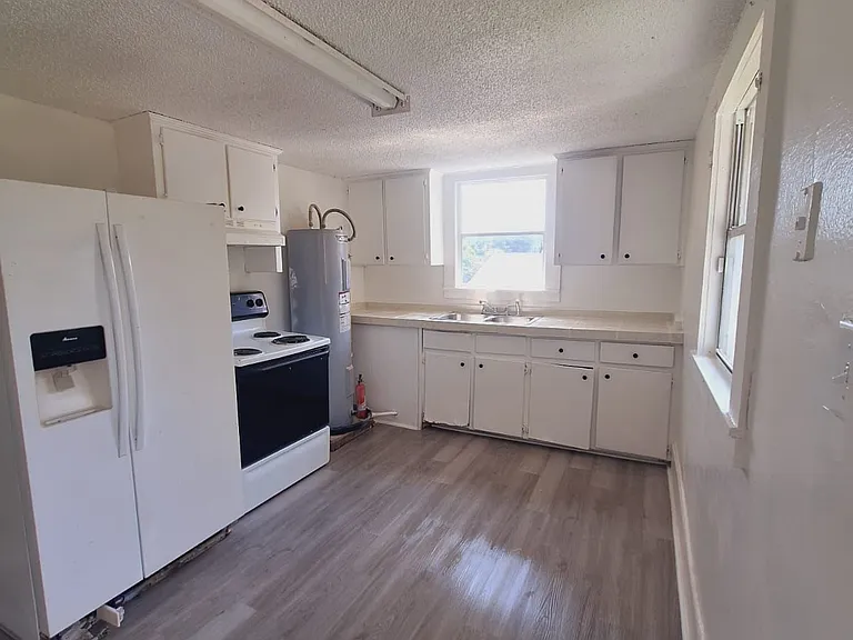2608 W Jackson St #B — Photo 5