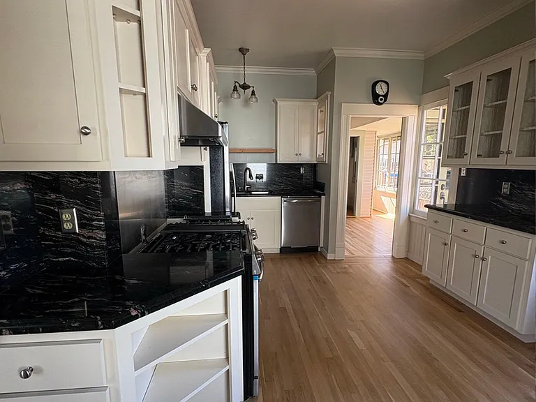 145 Myrtle St — Photo 3