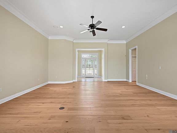 3rd image of 18030 Cascades Ave