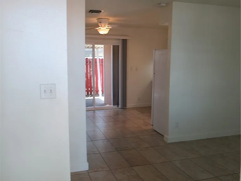 357 E Van Wagenen St #0 — Photo 4
