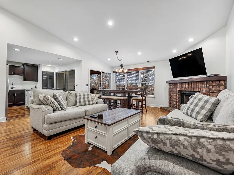534 Oak Ridge Trails Ct — Photo 3