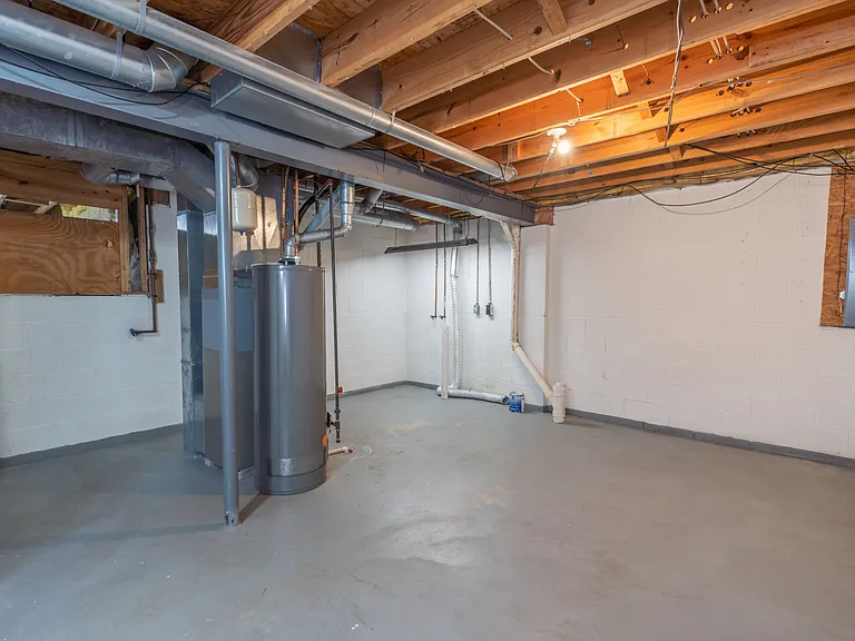 240 Richards Dr — Photo 38