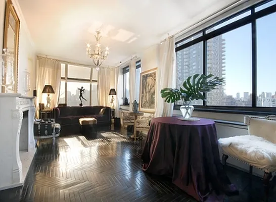 Sold by Warburg | media 18