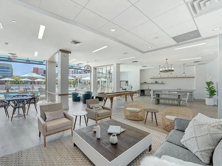 Domain San Diego — Photo 13