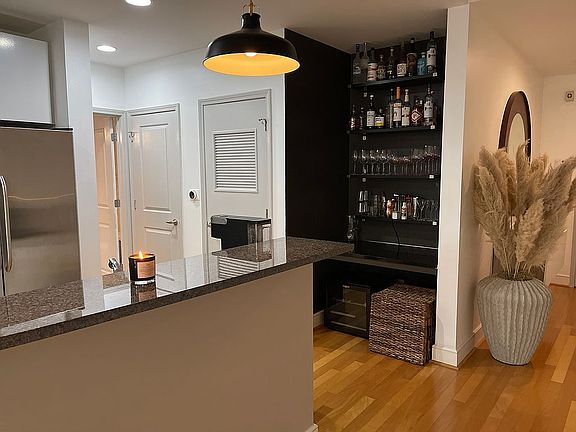 Kitchen + washer/dryer