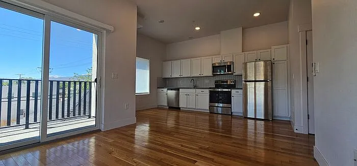 602 Kuenzli St #33 — Photo 3
