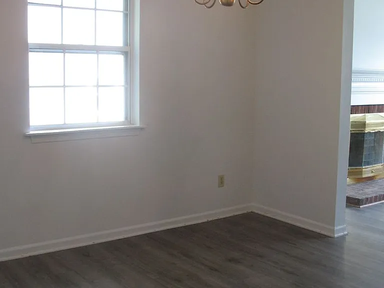 270 Albert Ct — Photo 7