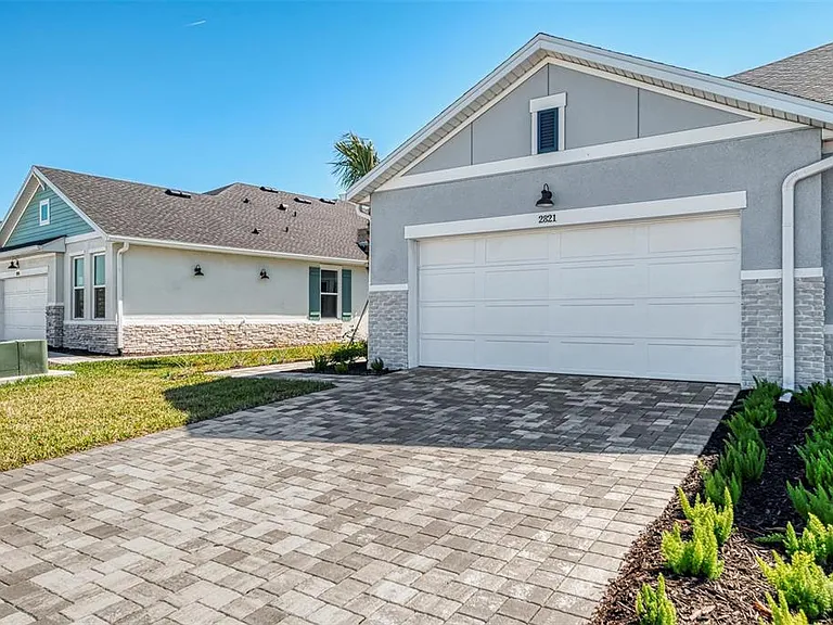 2821 Marrakesh Ln — Photo 2