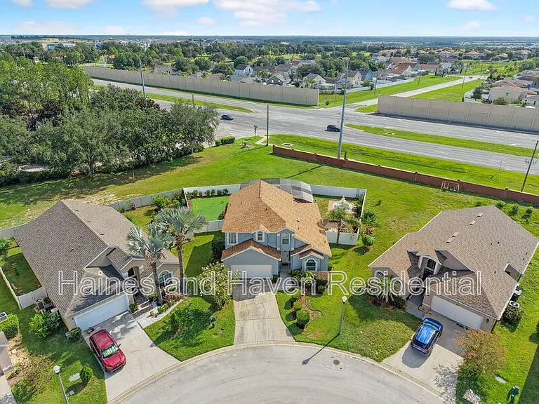 403 Corvina Dr — Photo 4