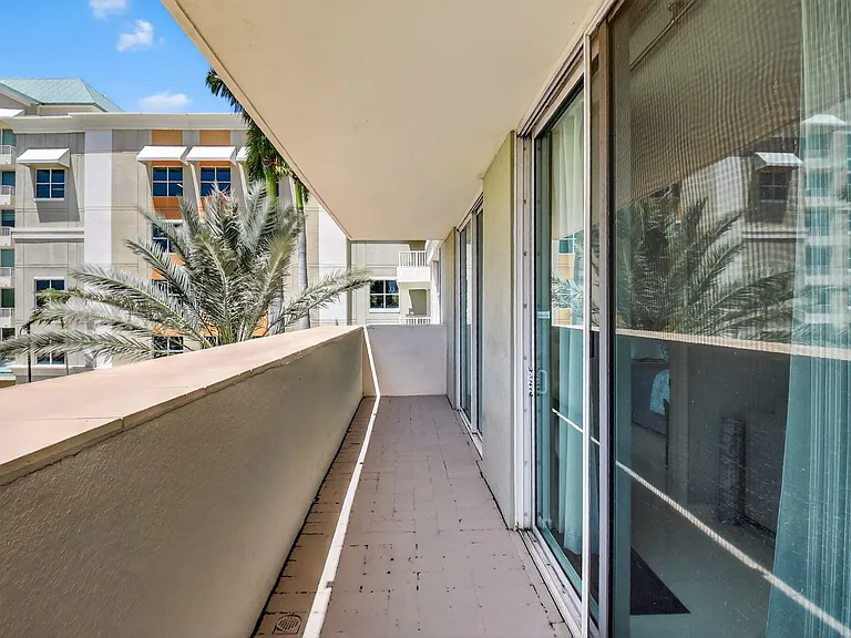 625 Casa Loma Blvd #306 — Photo 34