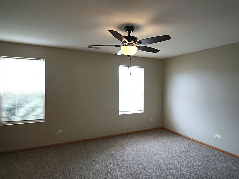 2538 Oak Tree Ln — Photo 11