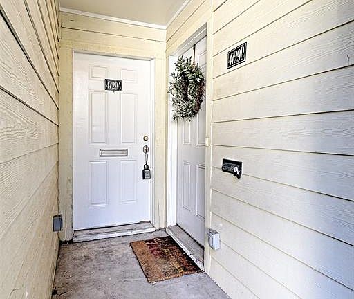 3rd image of 4729 Bradford Dr APT A