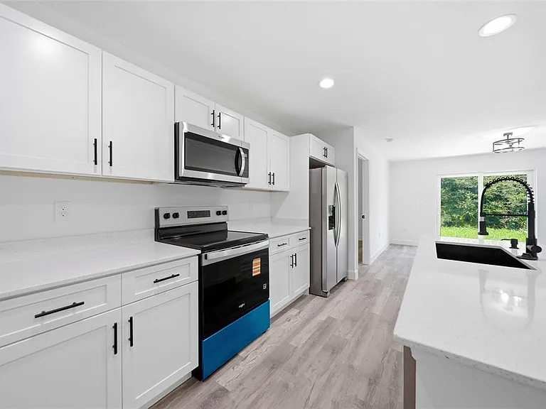 17180 Drayton Ln — Photo 10