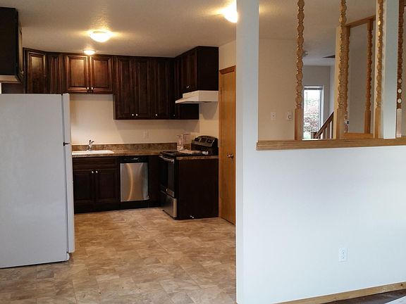 Kitchen, dining area