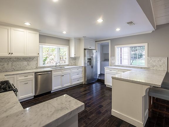 5th image of 2021 Orchard Ln #A