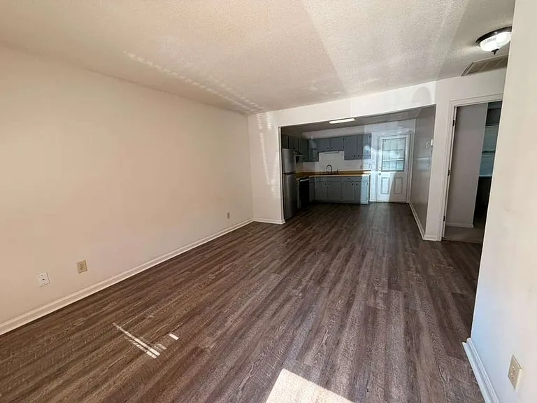 3024 Sherrill Ave #F — Photo 6