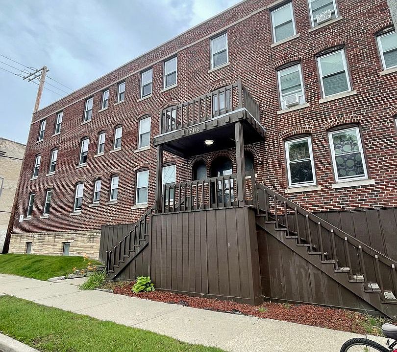 1st image of 1709 E Park Pl APT 11